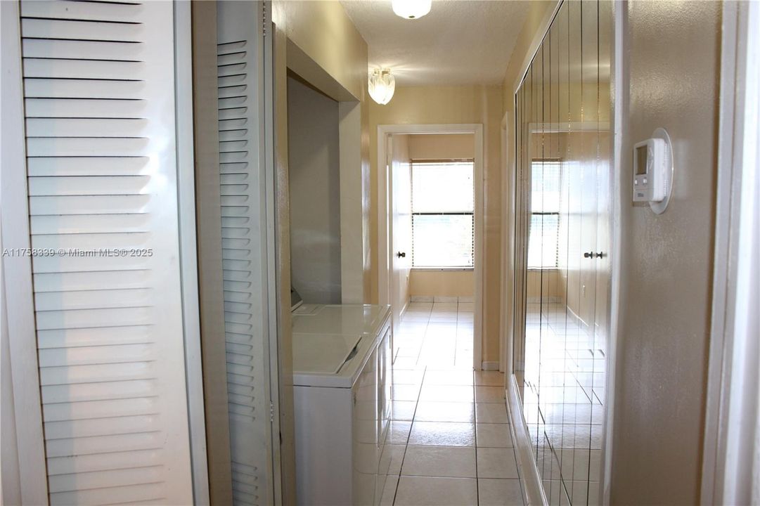 Vendido Recientemente: $450,000 (3 camas, 2 baños, 1243 Pies cuadrados)