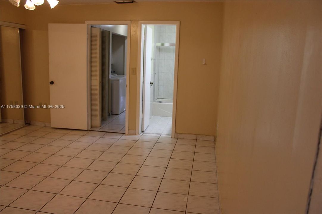 Vendido Recientemente: $450,000 (3 camas, 2 baños, 1243 Pies cuadrados)