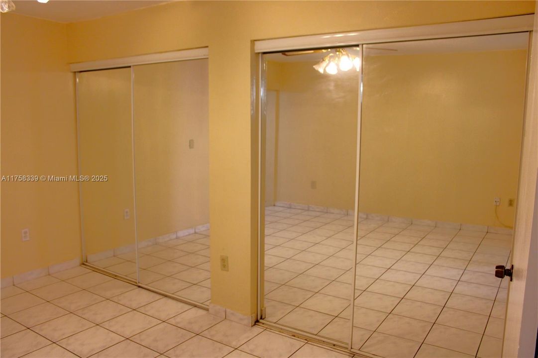 Vendido Recientemente: $450,000 (3 camas, 2 baños, 1243 Pies cuadrados)