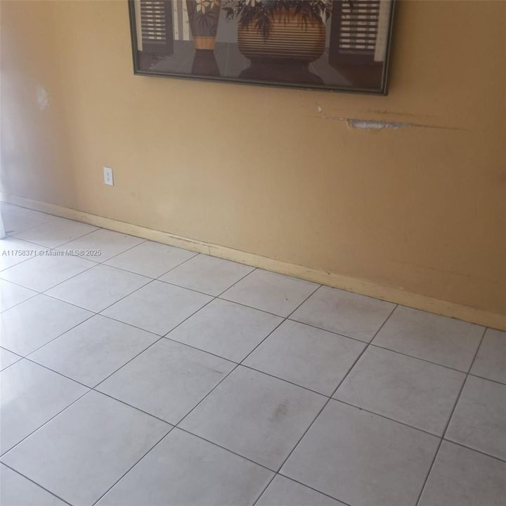 Activo con contrato: $590,000 (0 camas, 0 baños, 1944 Pies cuadrados)