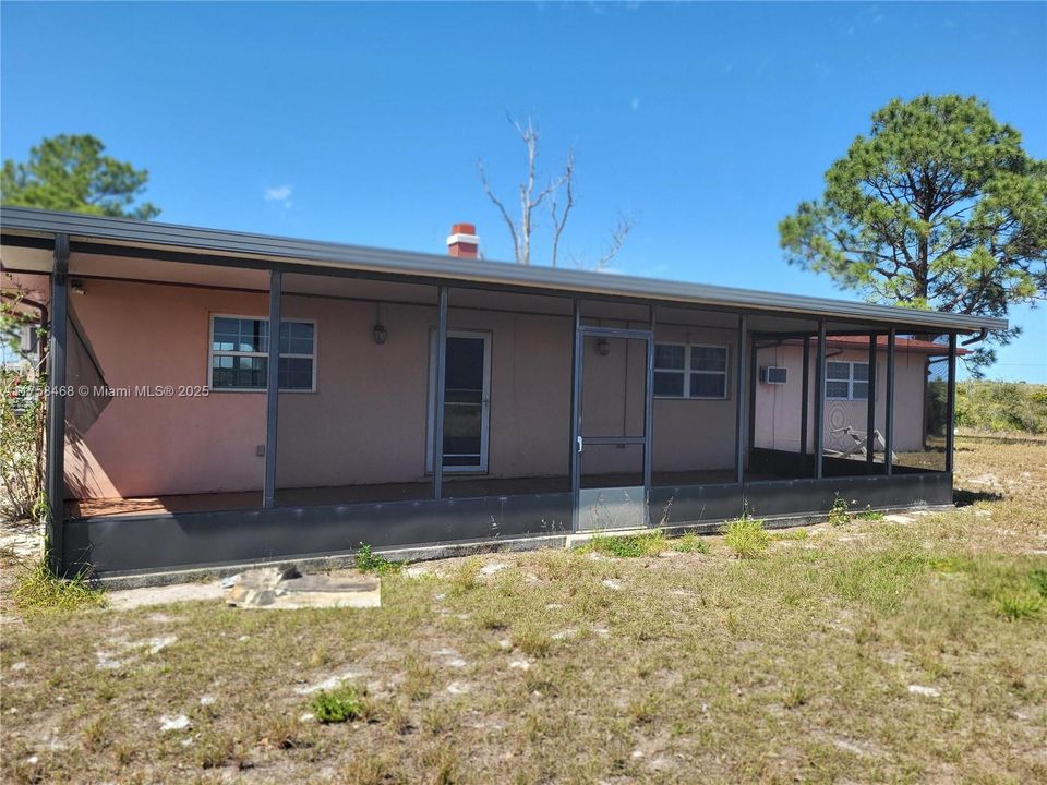 Недавно продано: $330,000 (2 спален, 2 ванн, 1730 Квадратных фут)