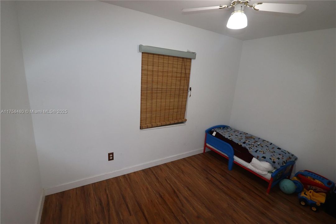 Activo con contrato: $615,000 (4 camas, 2 baños, 1357 Pies cuadrados)