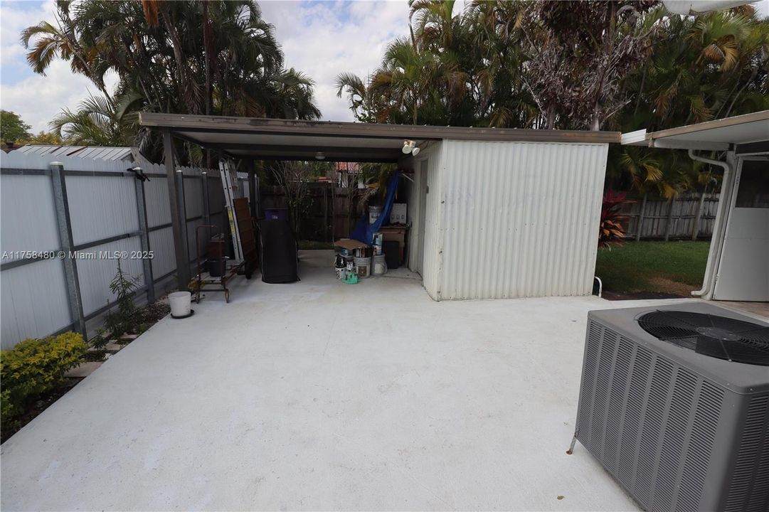 Activo con contrato: $615,000 (4 camas, 2 baños, 1357 Pies cuadrados)