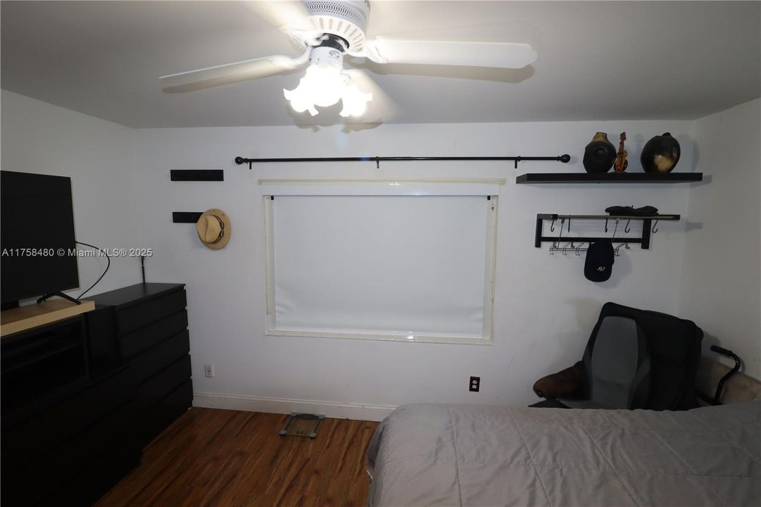 Activo con contrato: $615,000 (4 camas, 2 baños, 1357 Pies cuadrados)