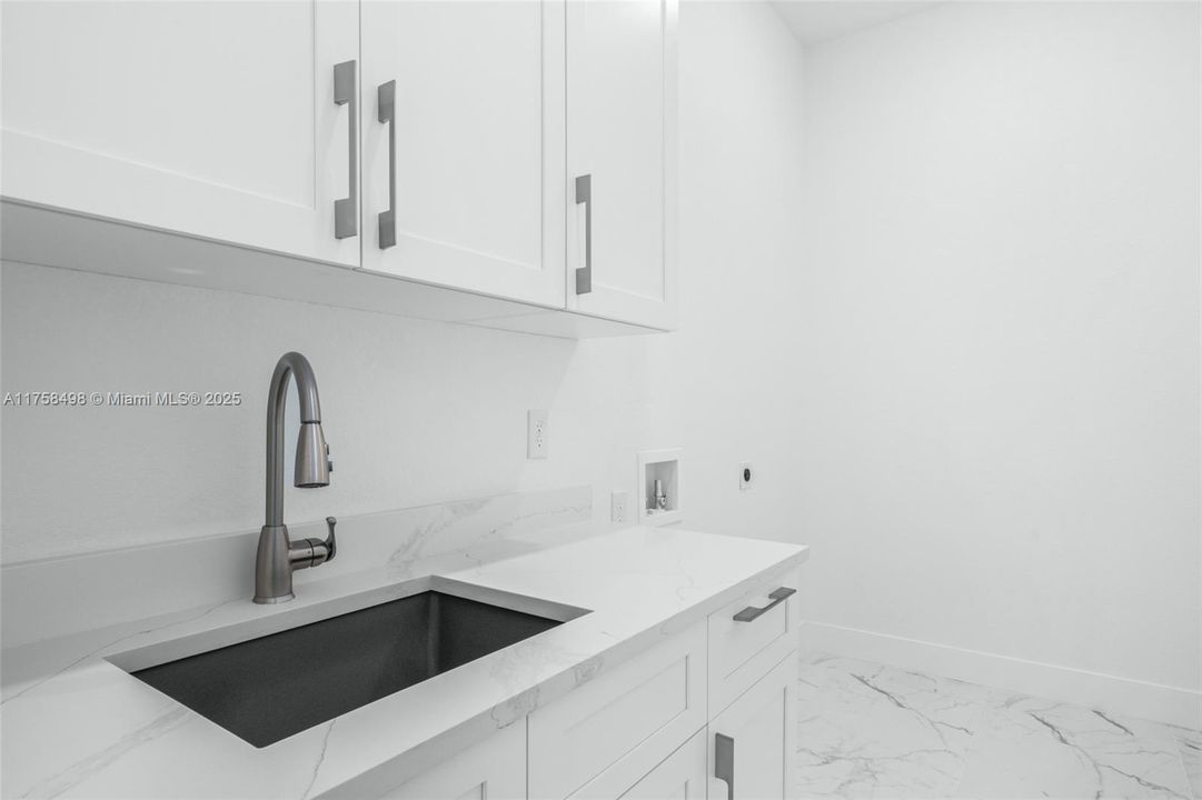 最近租的: $2,800 (3 贝兹, 3 浴室, 1916 平方英尺)