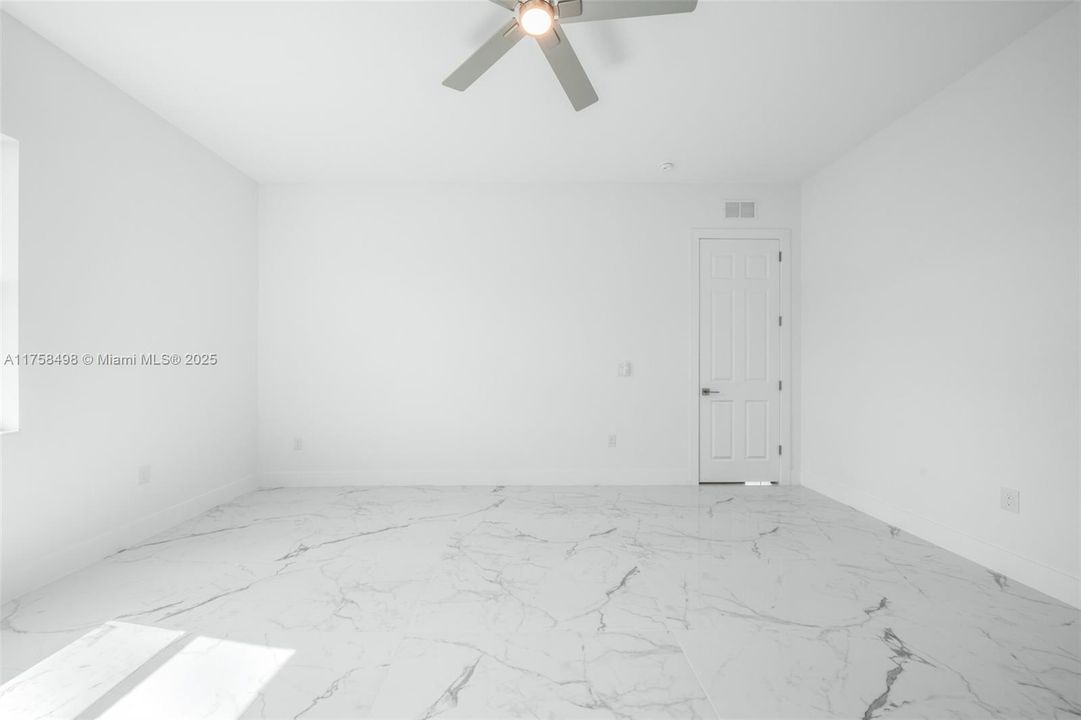 最近租的: $2,800 (3 贝兹, 3 浴室, 1916 平方英尺)