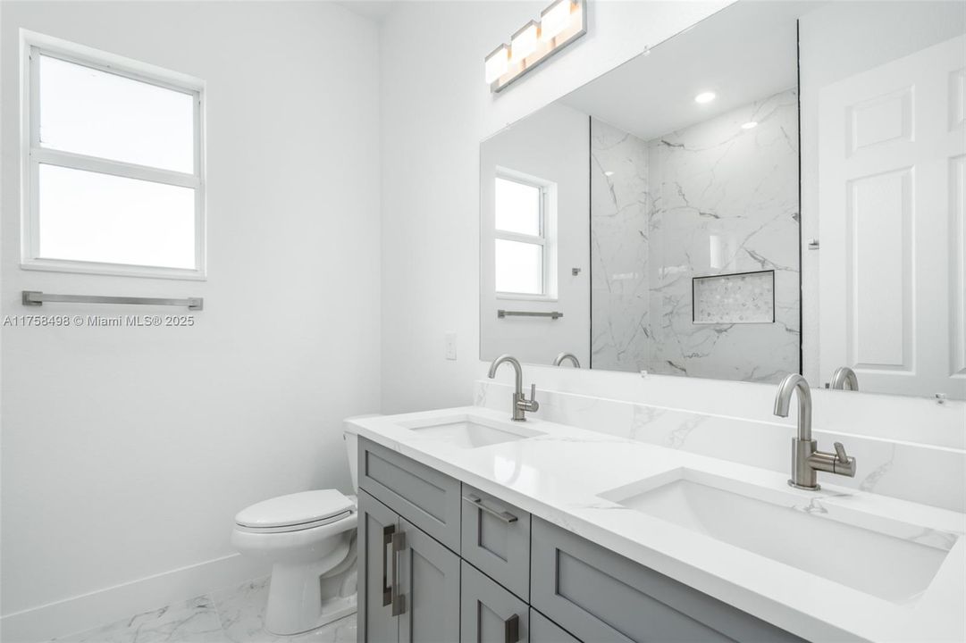 最近租的: $2,800 (3 贝兹, 3 浴室, 1916 平方英尺)