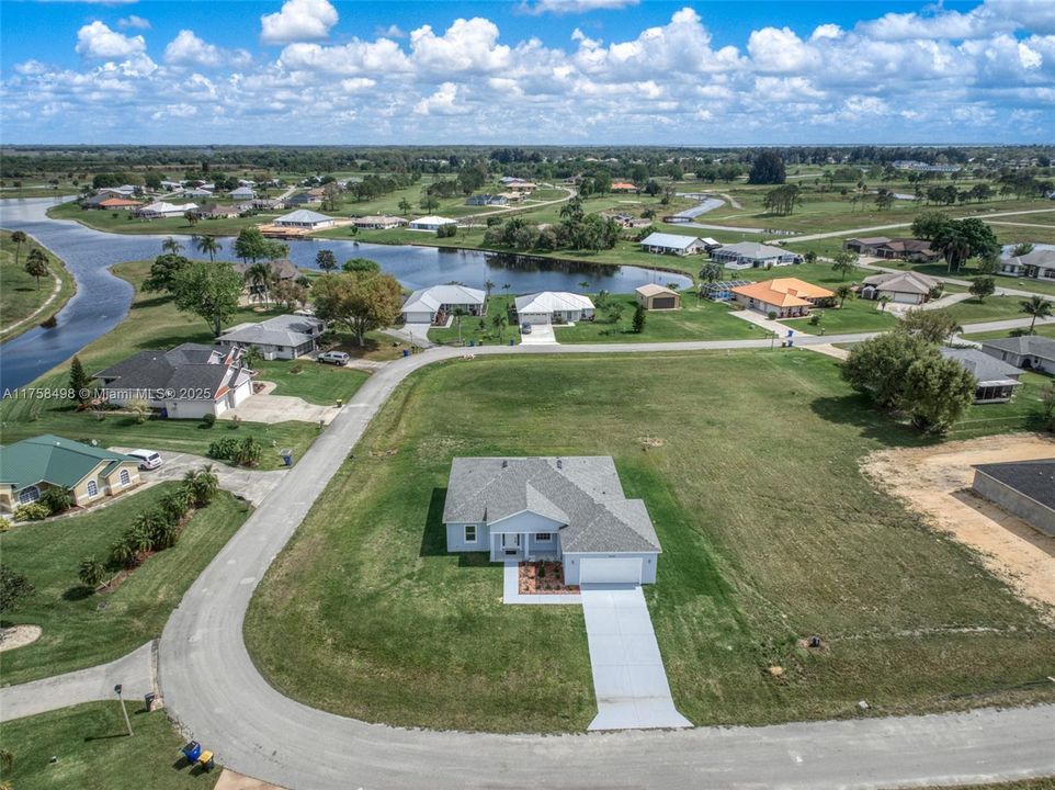 最近租的: $2,800 (3 贝兹, 3 浴室, 1916 平方英尺)