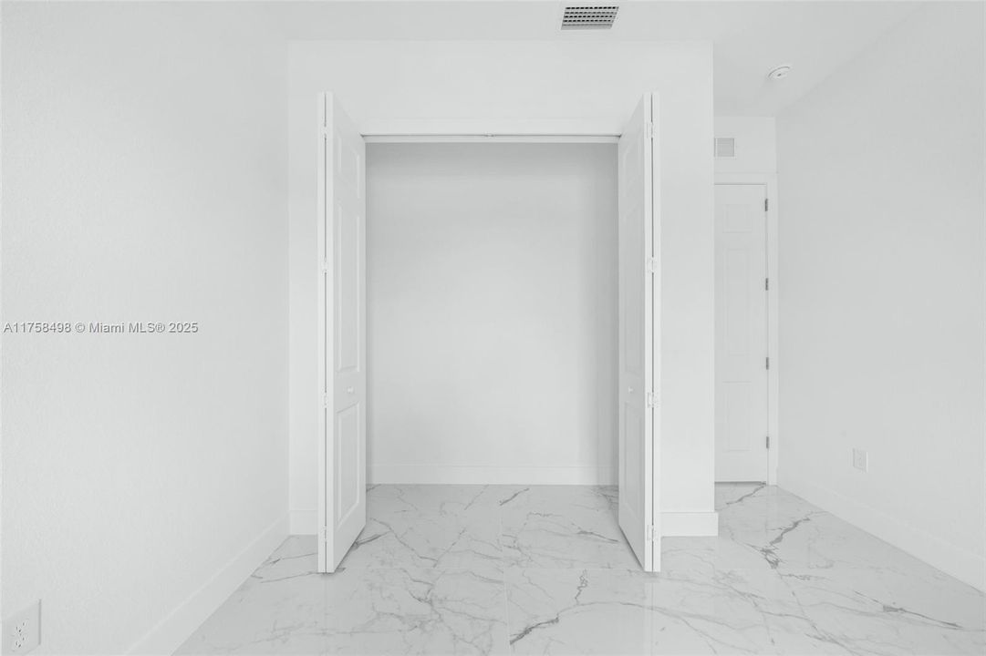 最近租的: $2,800 (3 贝兹, 3 浴室, 1916 平方英尺)