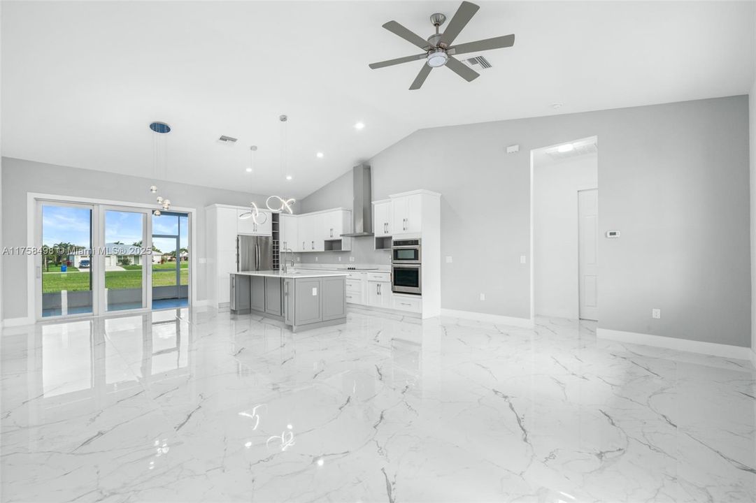 最近租的: $2,800 (3 贝兹, 3 浴室, 1916 平方英尺)