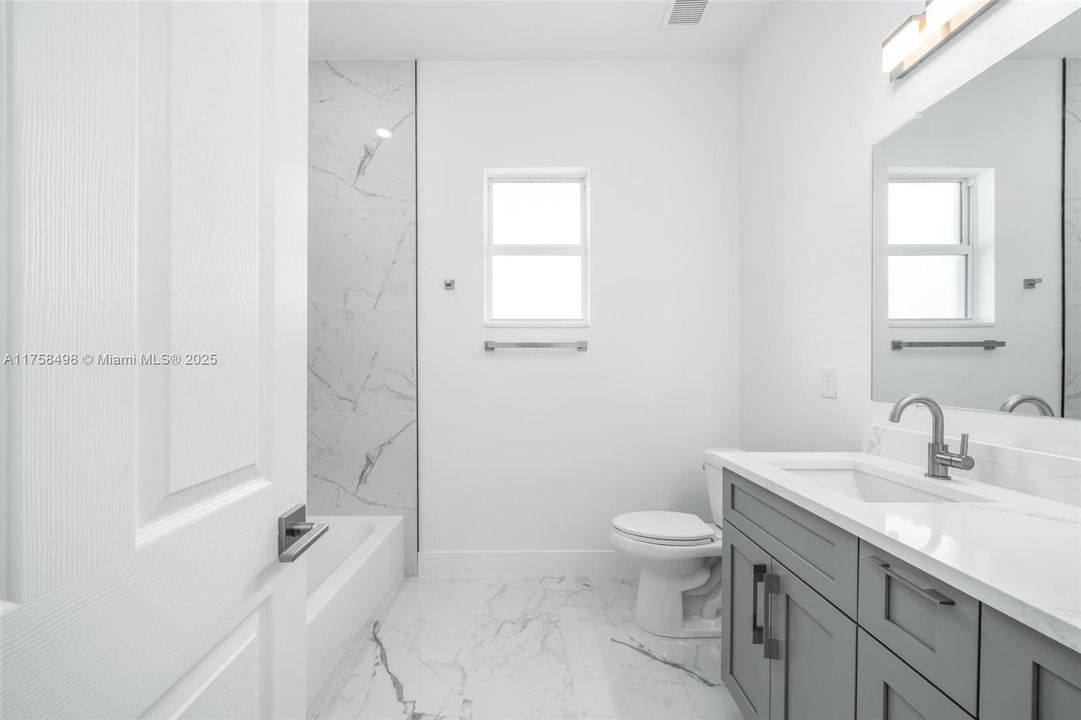 最近租的: $2,800 (3 贝兹, 3 浴室, 1916 平方英尺)