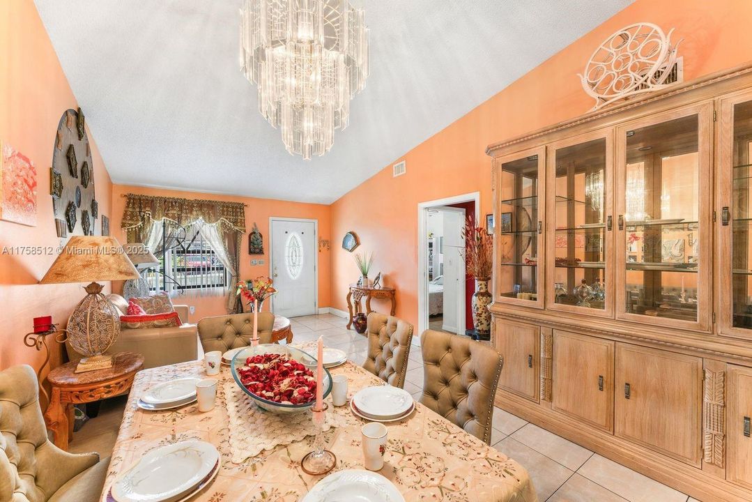 Vendido Recientemente: $499,900 (3 camas, 2 baños, 1364 Pies cuadrados)