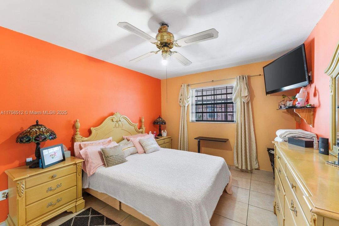 Vendido Recientemente: $499,900 (3 camas, 2 baños, 1364 Pies cuadrados)