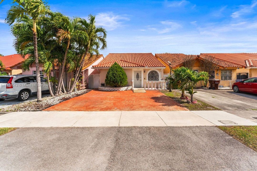 Vendido Recientemente: $499,900 (3 camas, 2 baños, 1364 Pies cuadrados)