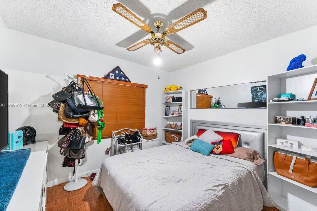 Vendido Recientemente: $499,900 (3 camas, 2 baños, 1364 Pies cuadrados)