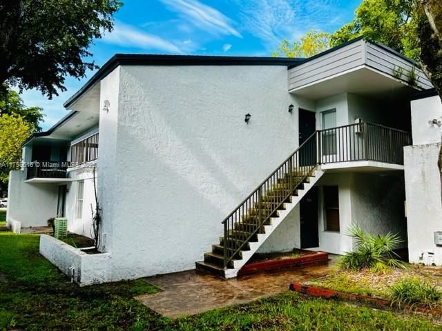 For Sale: $175,000 (1 beds, 1 baths, 800 Square Feet)