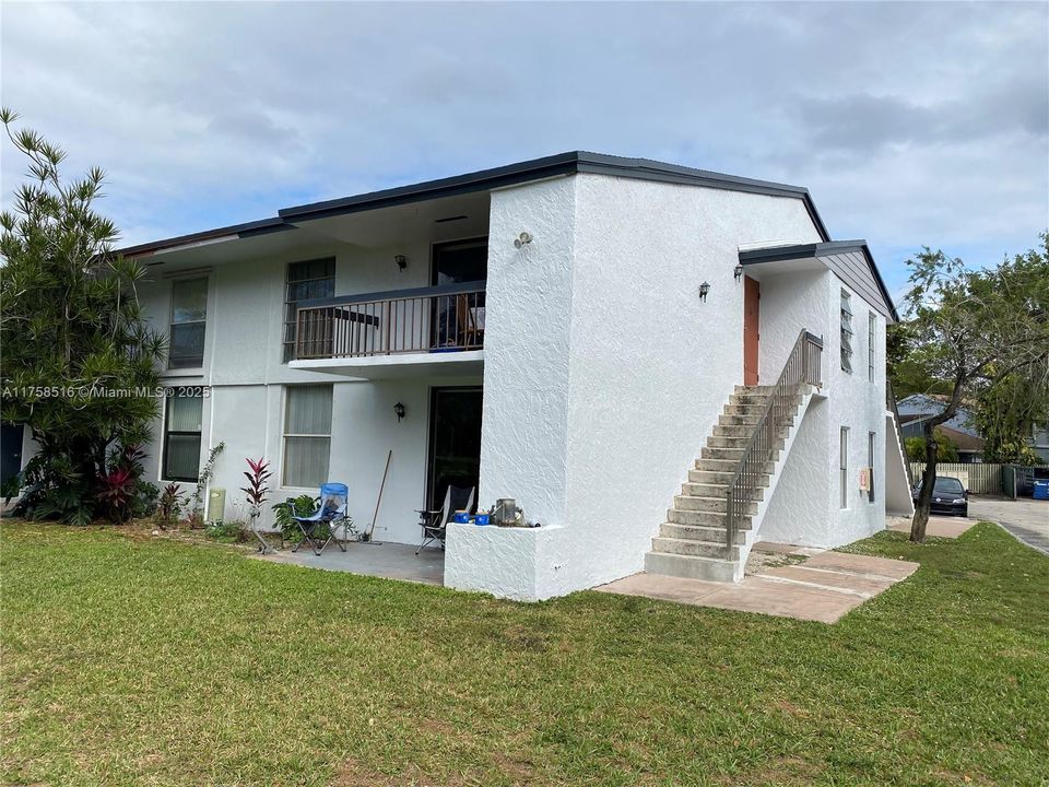 For Sale: $175,000 (1 beds, 1 baths, 800 Square Feet)