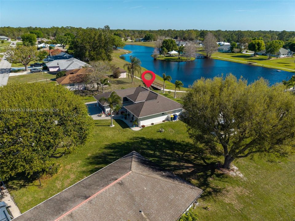 Recently Sold: $285,000 (2 beds, 2 baths, 1422 Square Feet)