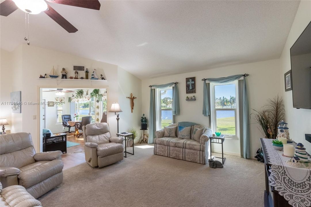 Vaulted ceiling and fabulous water views