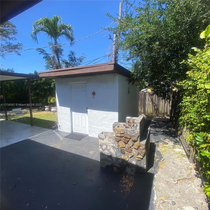 Недавно продано: $699,000 (4 спален, 3 ванн, 1750 Квадратных фут)