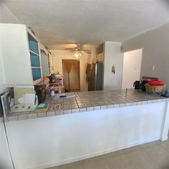 Недавно продано: $699,000 (4 спален, 3 ванн, 1750 Квадратных фут)