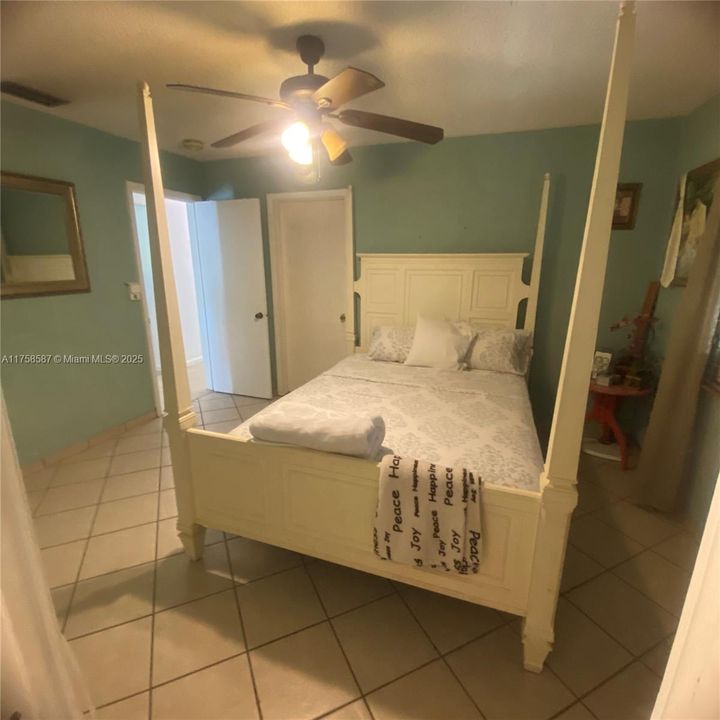 Недавно продано: $699,000 (4 спален, 3 ванн, 1750 Квадратных фут)