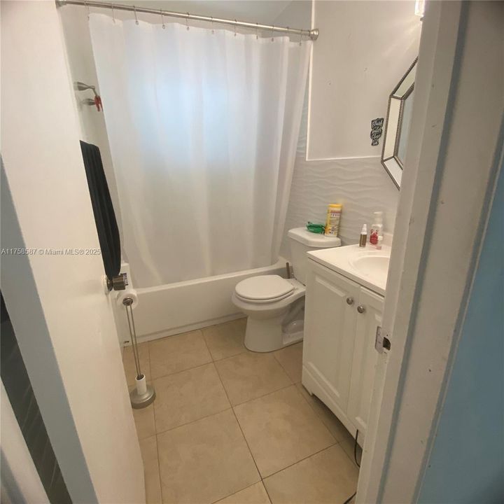 Недавно продано: $699,000 (4 спален, 3 ванн, 1750 Квадратных фут)