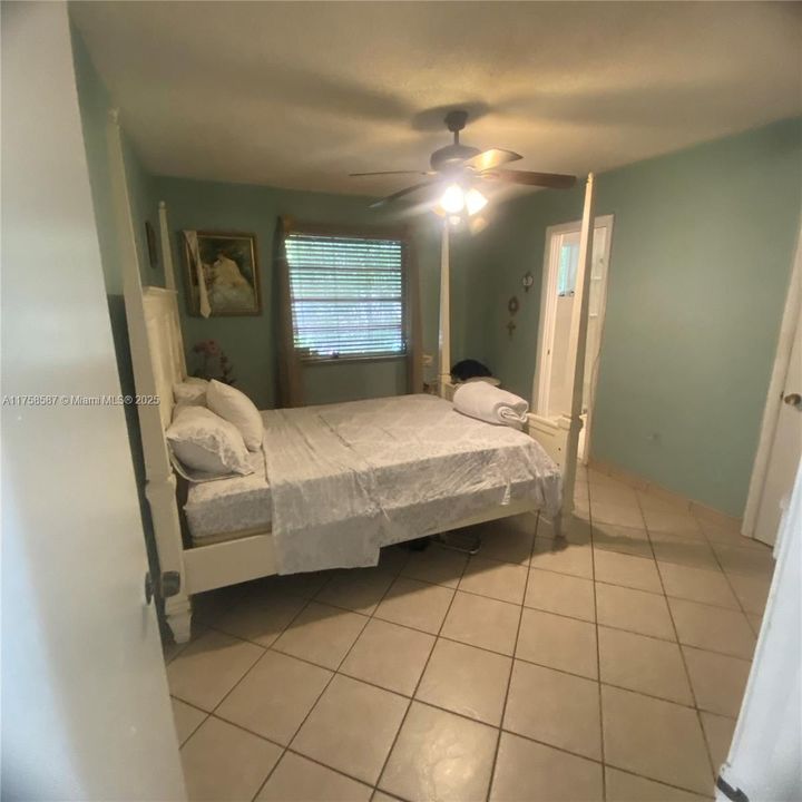 Недавно продано: $699,000 (4 спален, 3 ванн, 1750 Квадратных фут)