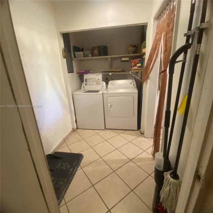 Недавно продано: $699,000 (4 спален, 3 ванн, 1750 Квадратных фут)