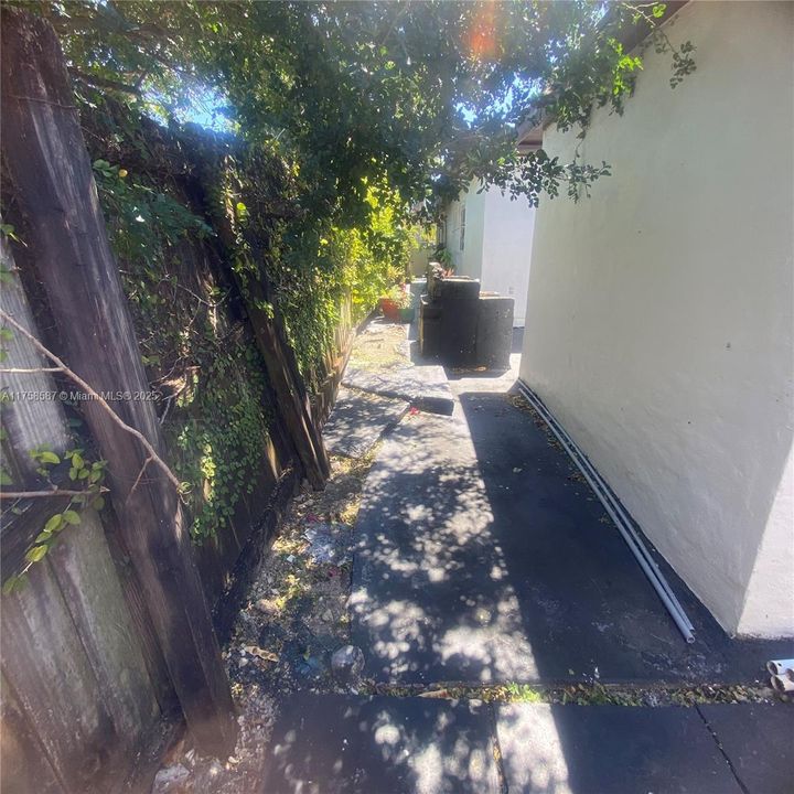 Недавно продано: $699,000 (4 спален, 3 ванн, 1750 Квадратных фут)