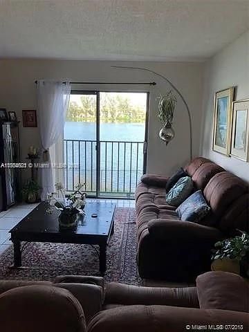 Recently Rented: $2,000 (2 beds, 2 baths, 1000 Square Feet)