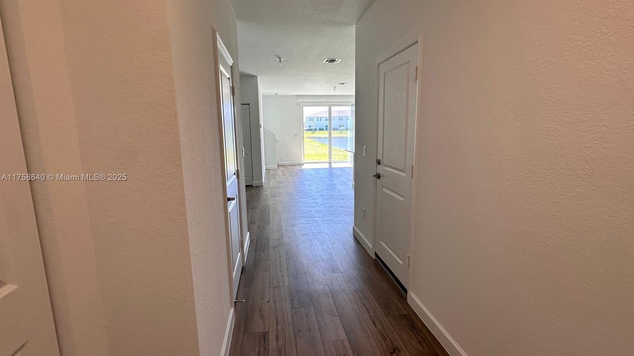 最近租的: $2,400 (3 贝兹, 2 浴室, 1632 平方英尺)