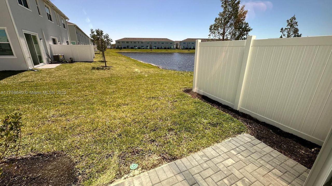 最近租的: $2,400 (3 贝兹, 2 浴室, 1632 平方英尺)