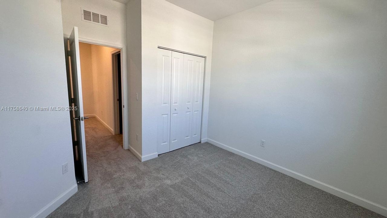 最近租的: $2,400 (3 贝兹, 2 浴室, 1632 平方英尺)