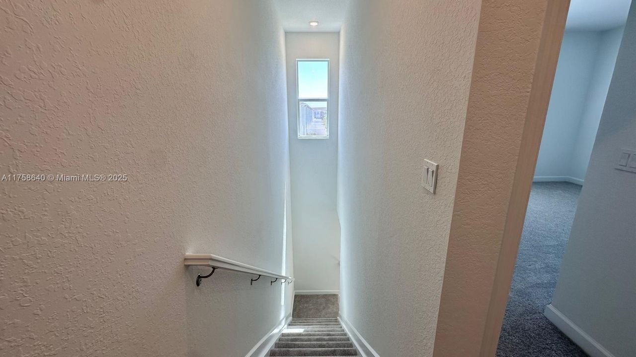 最近租的: $2,400 (3 贝兹, 2 浴室, 1632 平方英尺)