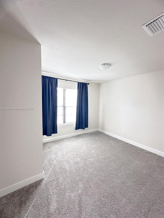 Recientemente alquilado: $2,600 (4 camas, 2 baños, 1850 Pies cuadrados)