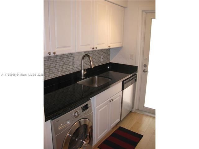 На продажу: $225,000 (1 спален, 1 ванн, 426 Квадратных фут)