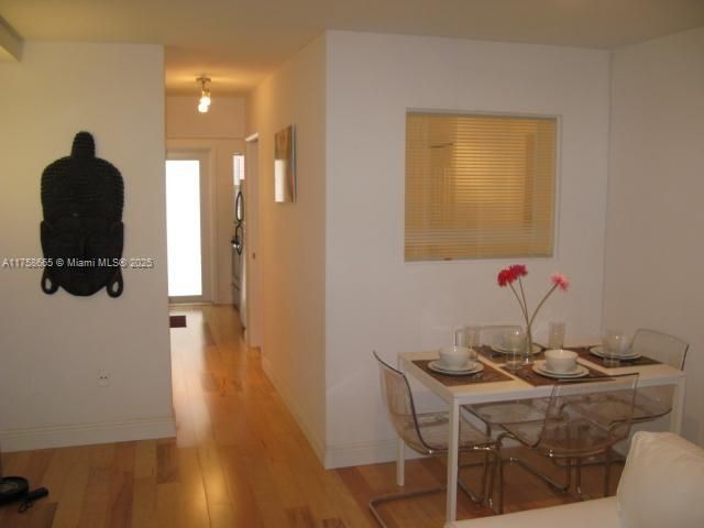 На продажу: $225,000 (1 спален, 1 ванн, 426 Квадратных фут)