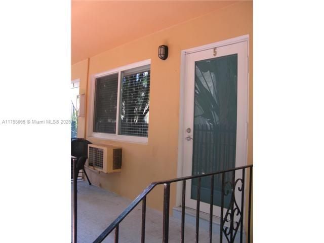 На продажу: $225,000 (1 спален, 1 ванн, 426 Квадратных фут)