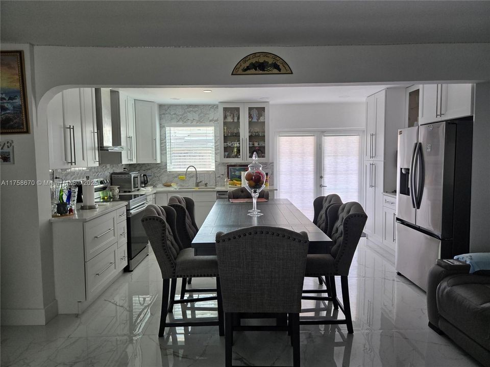 Recently Sold: $480,000 (4 beds, 2 baths, 1434 Square Feet)