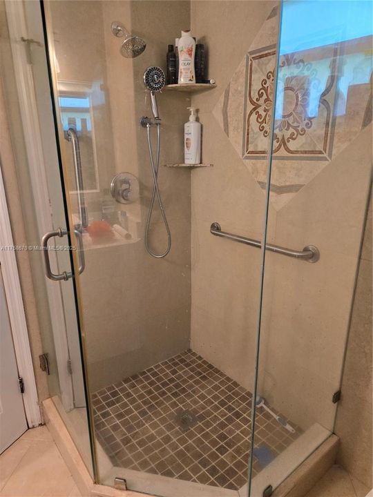 Recently Sold: $480,000 (4 beds, 2 baths, 1434 Square Feet)