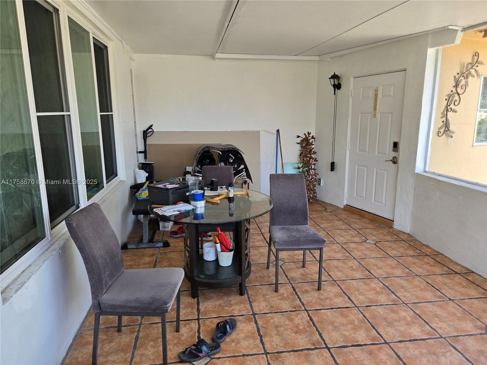 Recently Sold: $480,000 (4 beds, 2 baths, 1434 Square Feet)