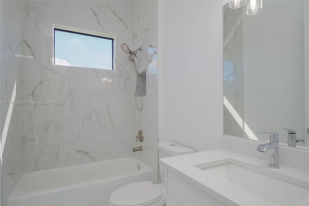 Recently Sold: $359,900 (3 beds, 2 baths, 1603 Square Feet)