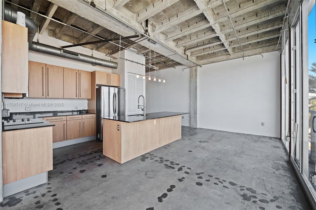 Vendido Recientemente: $399,000 (0 camas, 1 baños, 824 Pies cuadrados)