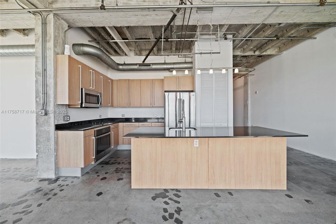 Vendido Recientemente: $399,000 (0 camas, 1 baños, 824 Pies cuadrados)