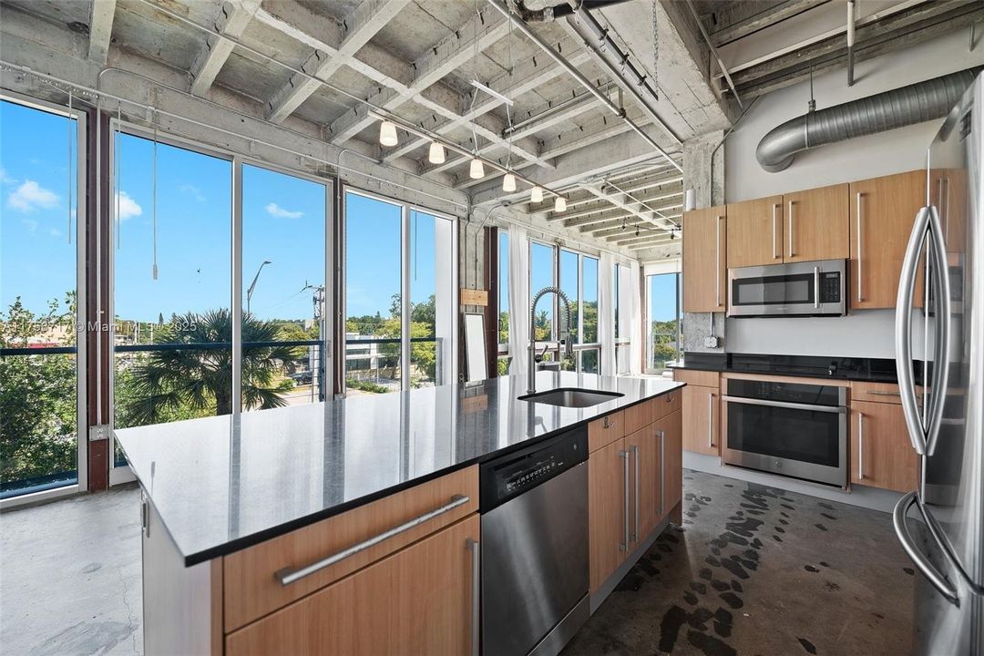 Vendido Recientemente: $399,000 (0 camas, 1 baños, 824 Pies cuadrados)