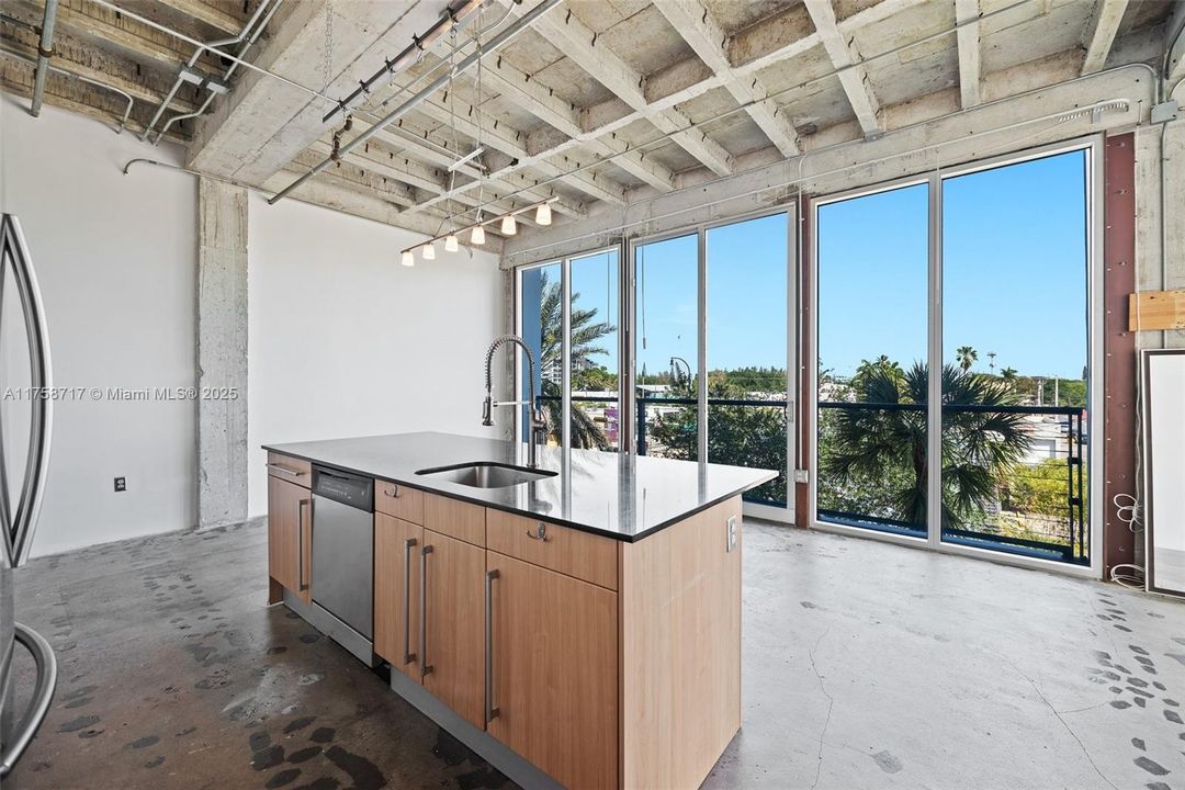 Vendido Recientemente: $399,000 (0 camas, 1 baños, 824 Pies cuadrados)