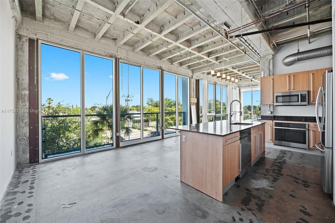 Vendido Recientemente: $399,000 (0 camas, 1 baños, 824 Pies cuadrados)