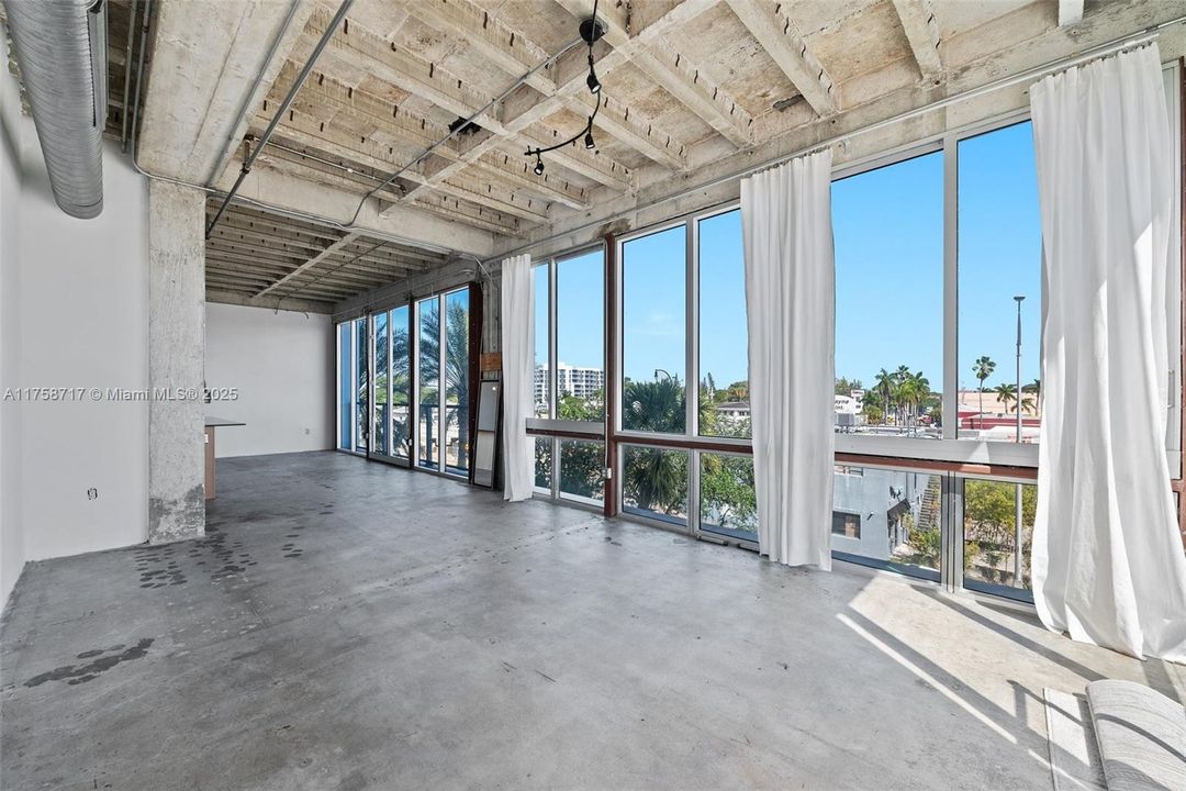 Vendido Recientemente: $399,000 (0 camas, 1 baños, 824 Pies cuadrados)