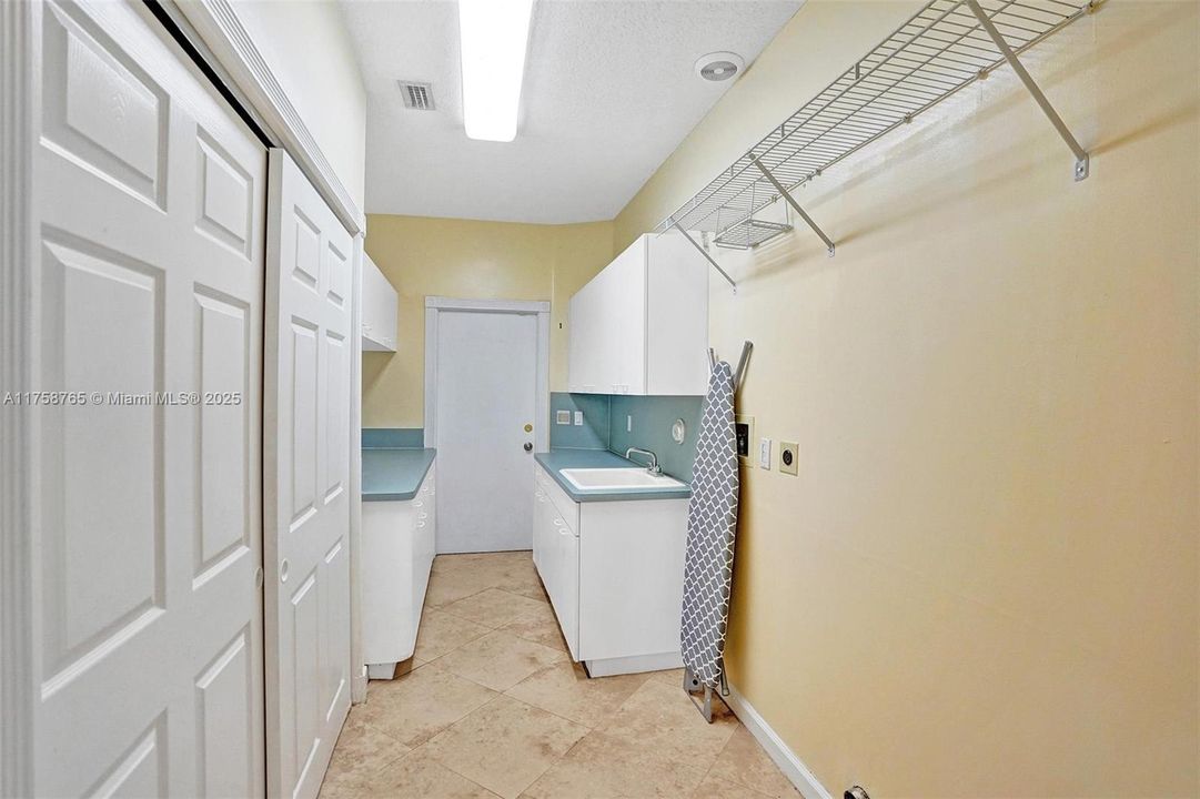 Недавно арендовано: $7,000 (5 спален, 3 ванн, 3309 Квадратных фут)